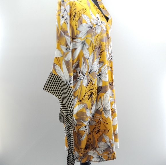 Dress Forum. Mixed Media Floral Striped Kimono - Picture 13 of 14